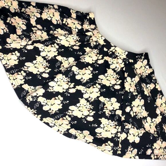 EXPRESS Floral Mini Skirt for Summer, White Cotton - Picture 3 of 5